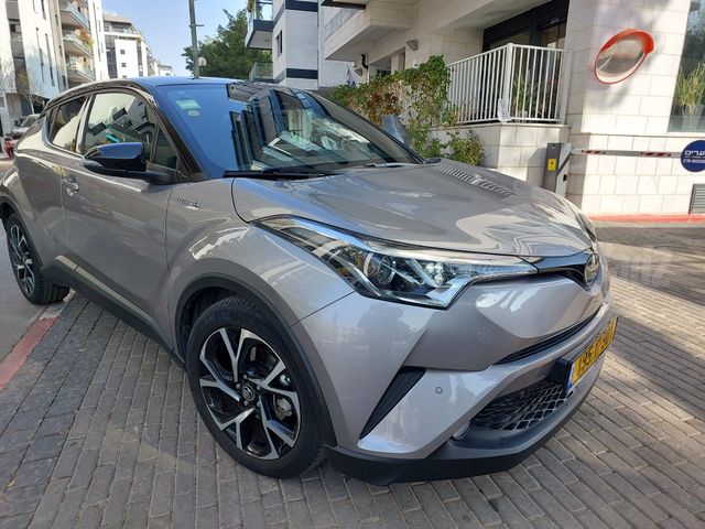 מודעת רכב טויוטה C-HR