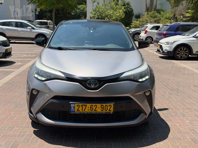 מודעת רכב טויוטה C-HR