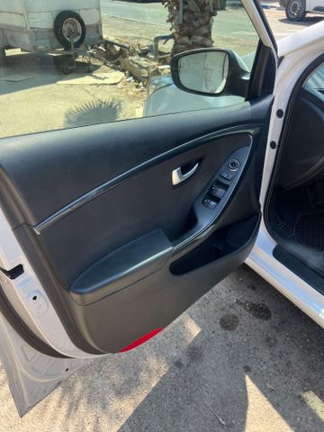 יונדאי i30