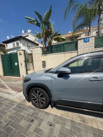 טויוטה קורולה קרוס