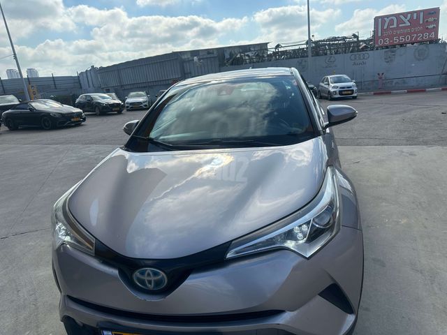 טויוטה C-HR