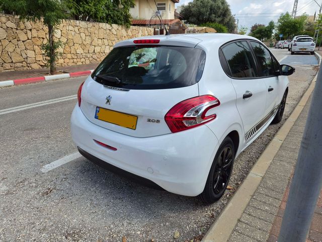 פיג'ו 208