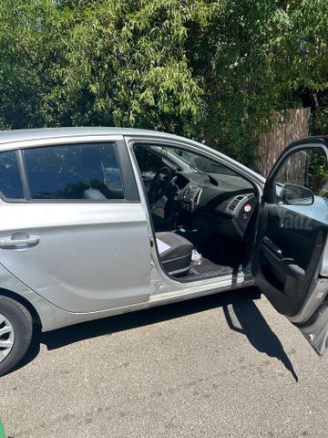 יונדאי i20