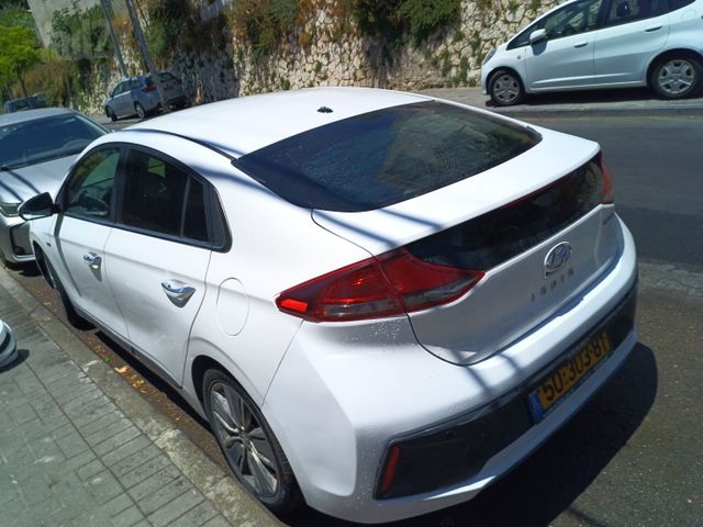 יונדאי איוניק