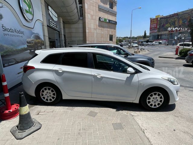 יונדאי i20