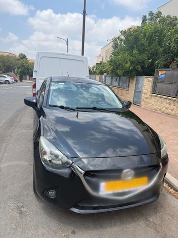 מודעת רכב מאזדה 2