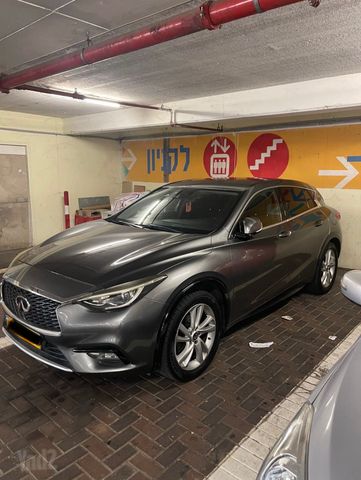אינפיניטי Q30
