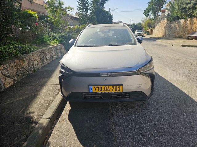 ג׳ילי Geometry C