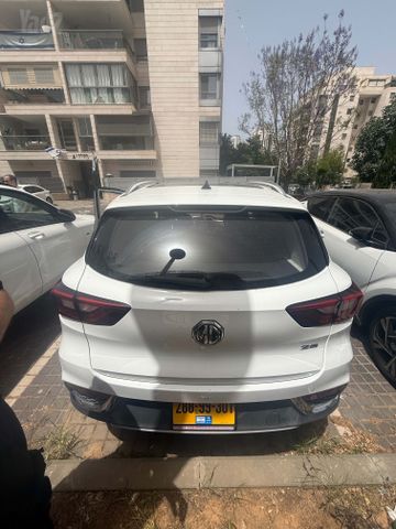 אם ג'י ZS