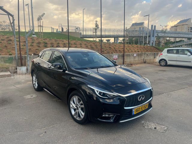 מודעת רכב אינפיניטי Q30