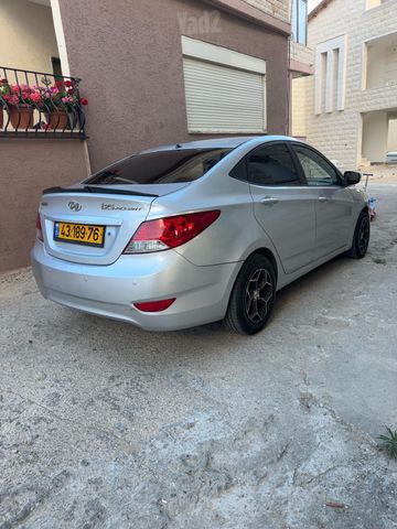 יונדאי אקסנט i25