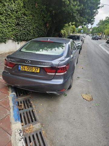 מודעת רכב לקסוס LS