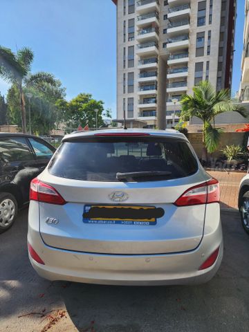 יונדאי i30