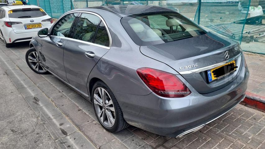 מודעת רכב מרצדס-בנץ C-class