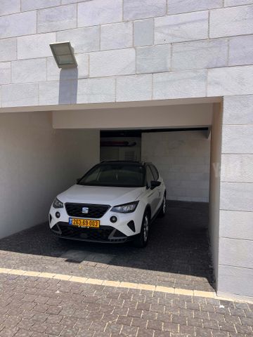מודעת רכב סיאט ארונה