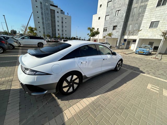 יונדאי איוניק 6