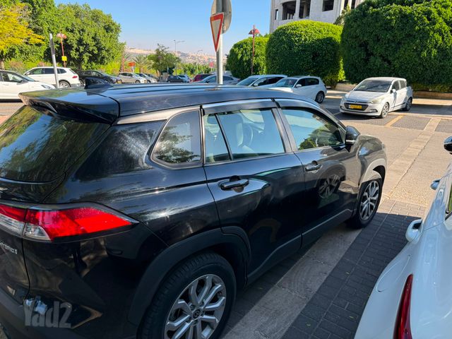 טויוטה קורולה קרוס