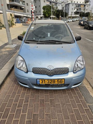 טויוטה יאריס