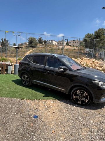 אם ג'י ZS