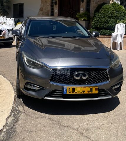 אינפיניטי Q30