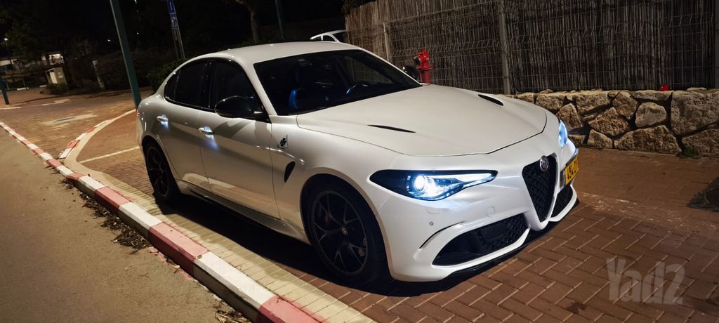 אלפא רומיאו ג'וליה