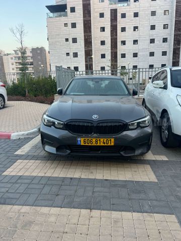 מודעת רכב ב מ וו סדרה 3