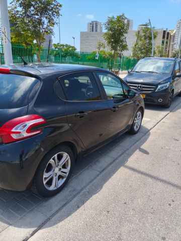 מודעת רכב פיג'ו 208