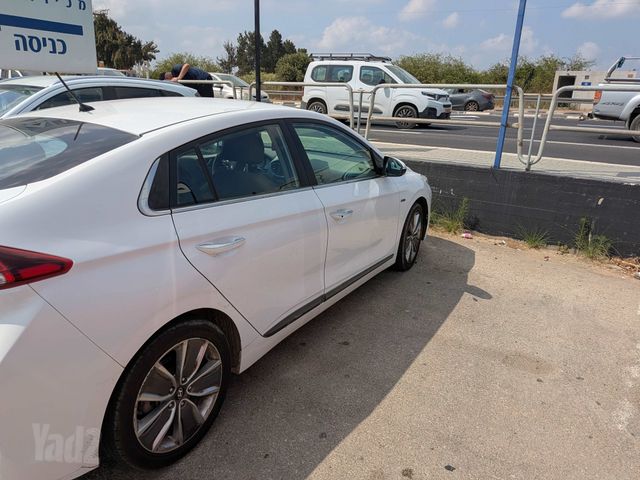 יונדאי איוניק