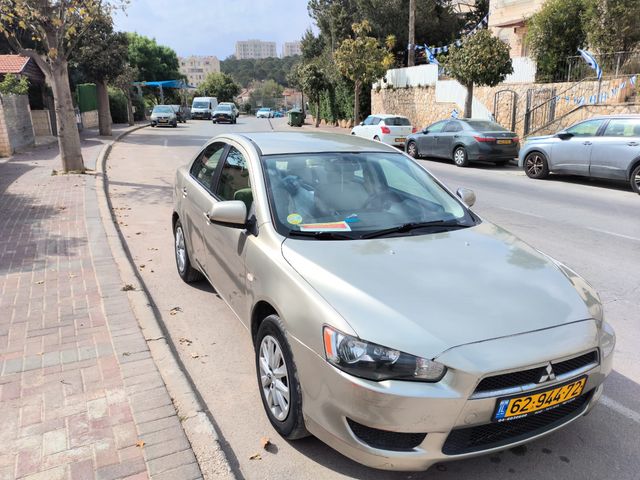 מודעת רכב מיצובישי לנסר