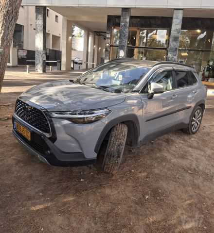 מודעת רכב טויוטה קורולה קרוס