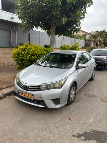 טויוטה קורולה