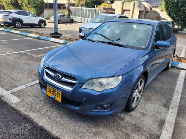 סובארו B4/לגאסי