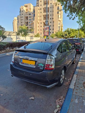טויוטה פריוס