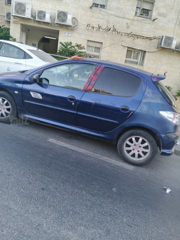 פיג'ו 206