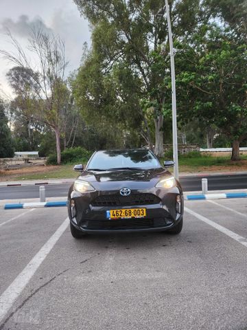 טויוטה יאריס קרוס