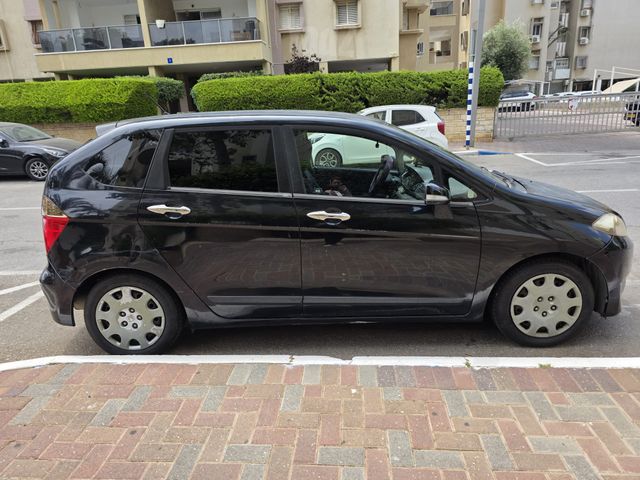 מודעת רכב הונדה FR-V