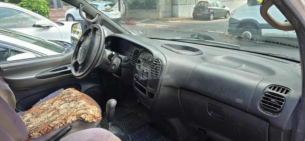 יונדאי H-1 / i800