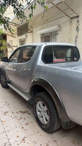 מיצובישי טרייטון / L200