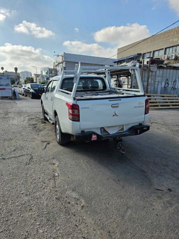 מיצובישי טרייטון / L200