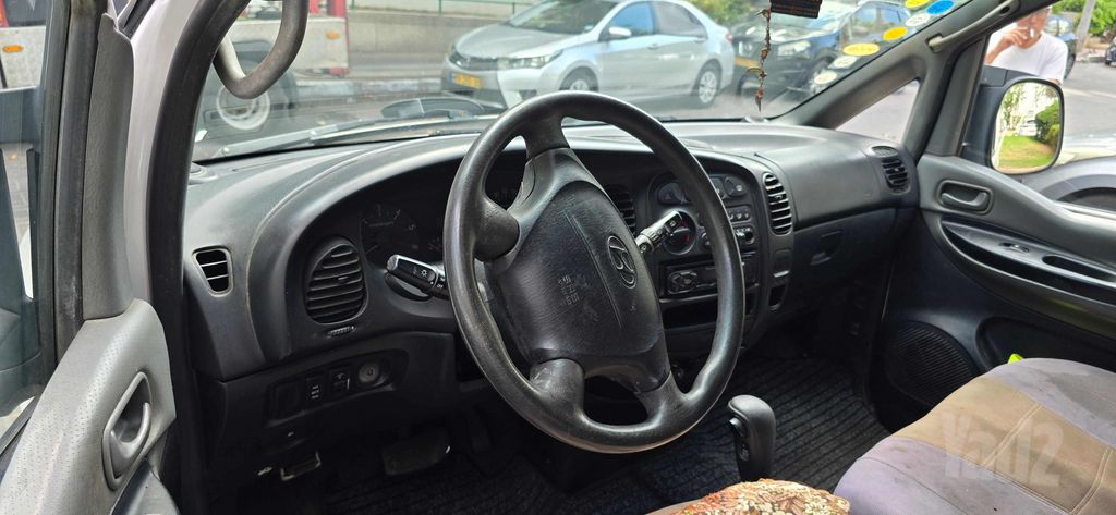 יונדאי H-1 / i800