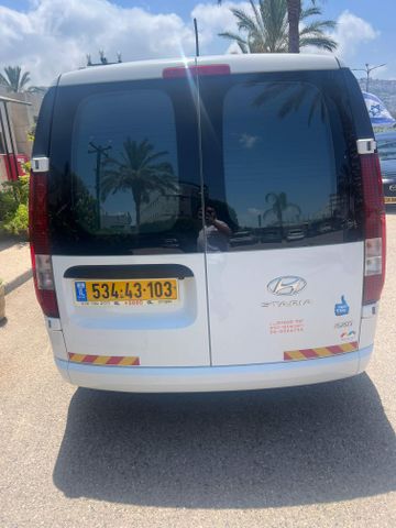 יונדאי סטאריה