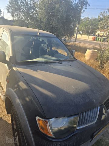 מיצובישי טרייטון / L200