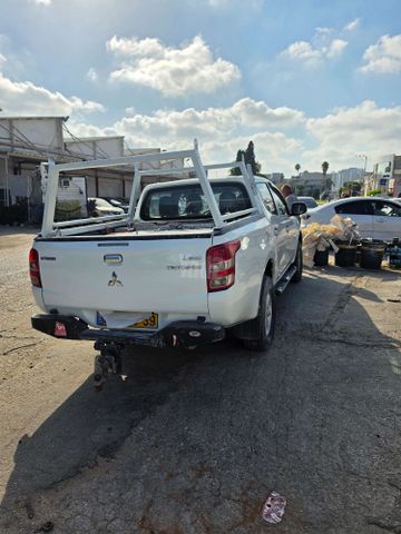 מיצובישי טרייטון / L200