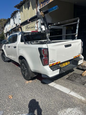 איסוזו די-מקס