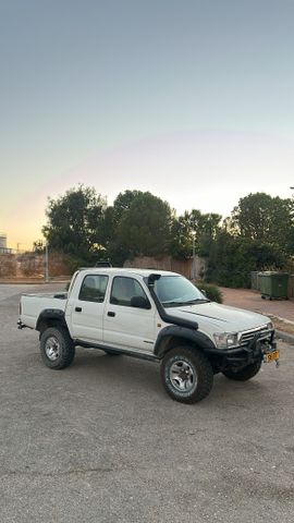טויוטה היילקס
