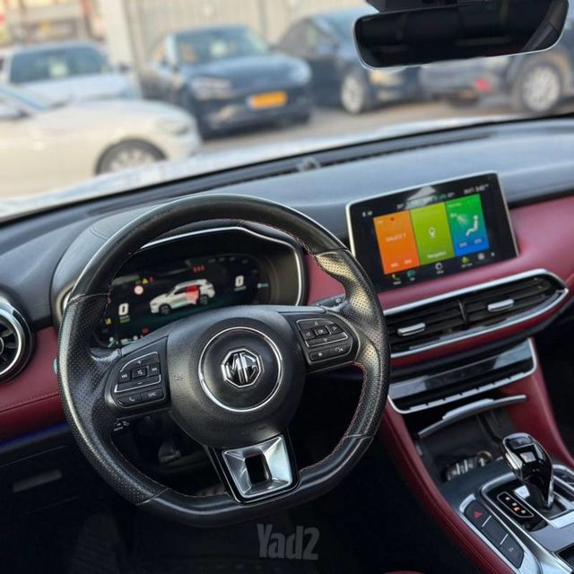 מודעת רכב אם ג'י EHS PHEV 2
