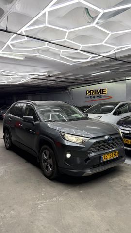 טויוטה RAV4