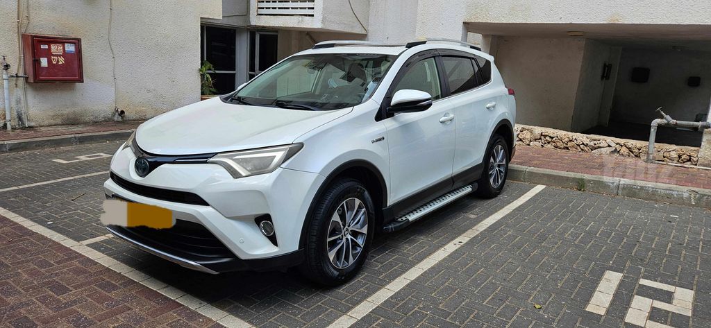 טויוטה RAV4