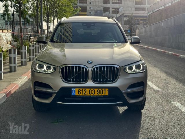 ב מ וו X3