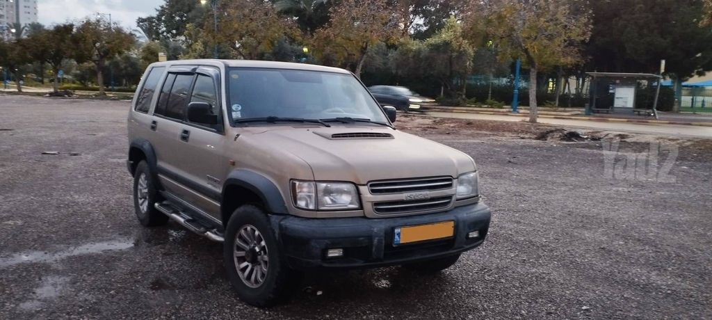 מודעת רכב איסוזו טרופר
